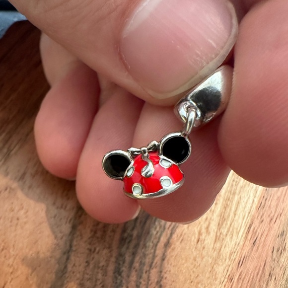 Disney Park Exclusive Pandora Minnie charm - Picture 3 of 6